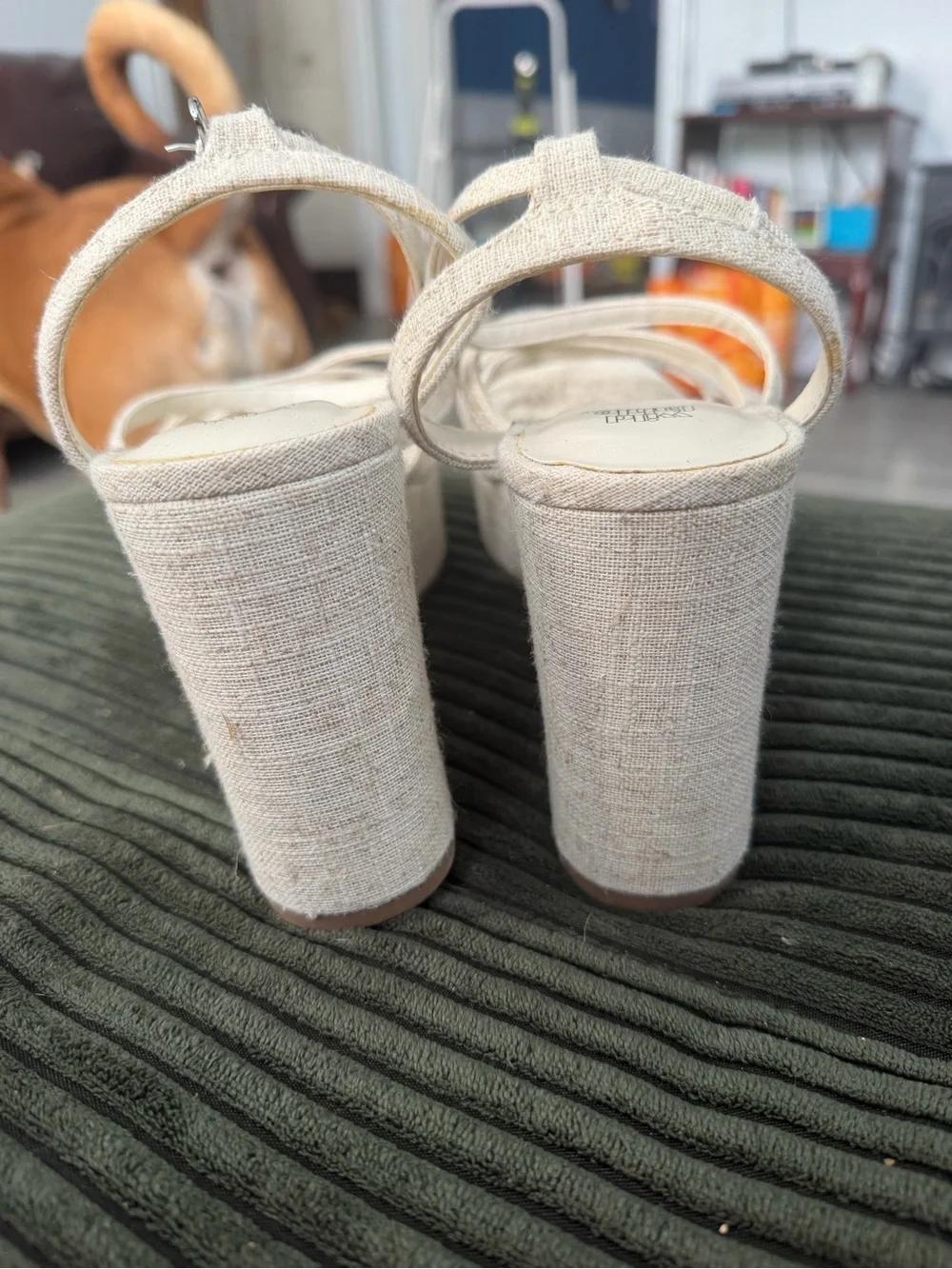 N/A neutral beige